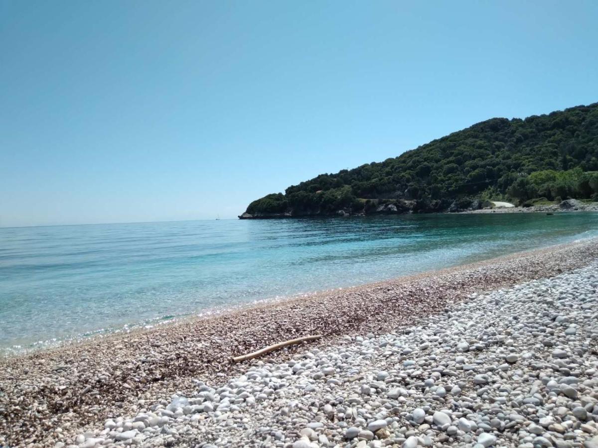 Makis Studios & Apartments Poros  Eksteriør billede