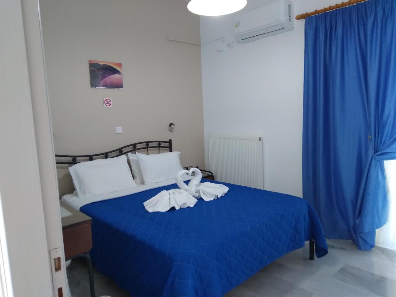 Makis Studios & Apartments Poros  Eksteriør billede