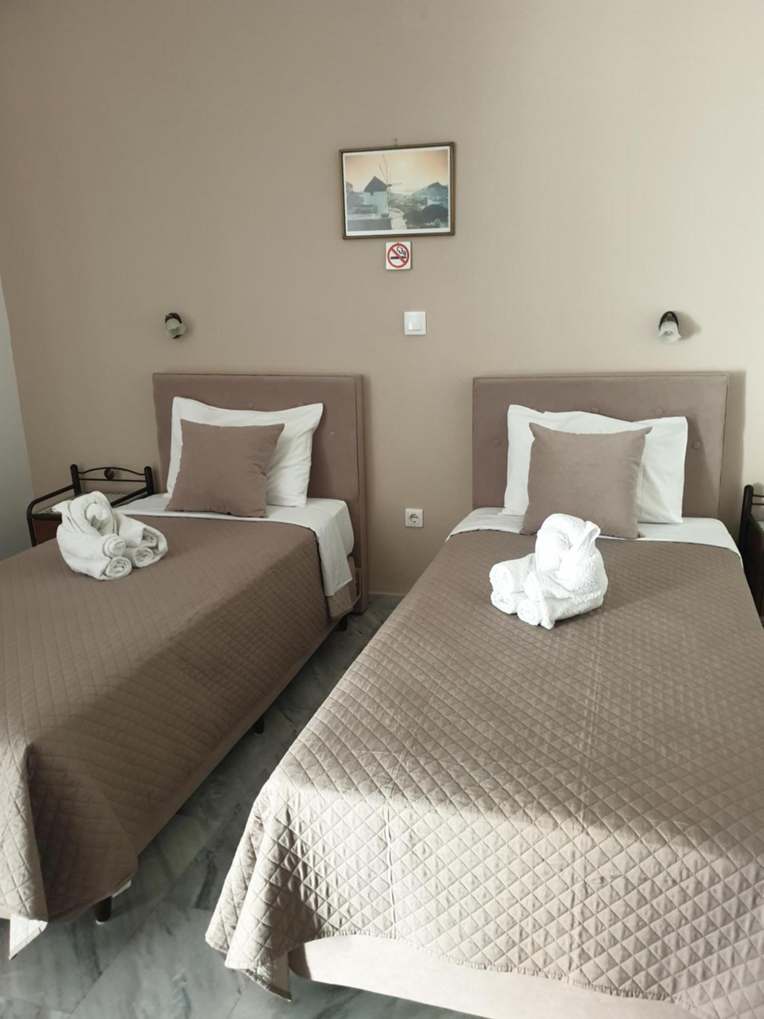 Makis Studios & Apartments Poros  Eksteriør billede