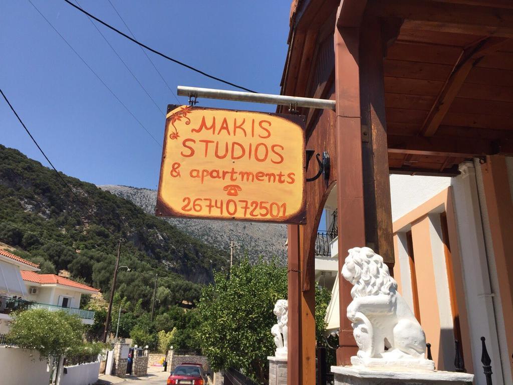 Makis Studios & Apartments Poros  Eksteriør billede