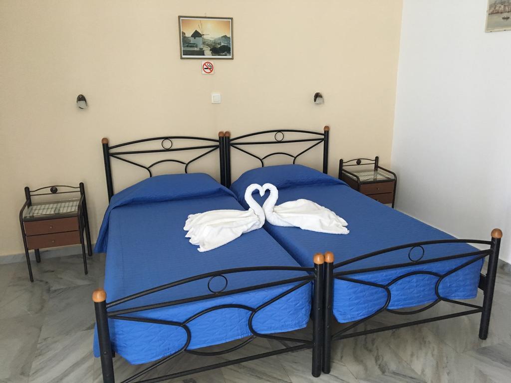 Makis Studios & Apartments Poros  Eksteriør billede