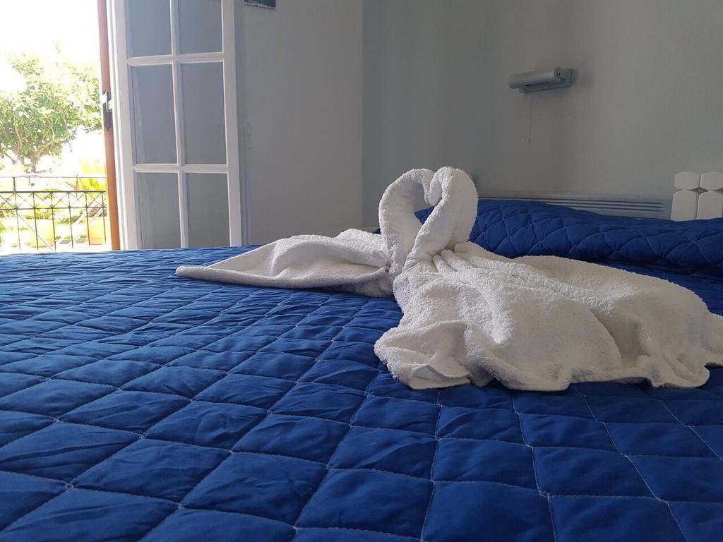 Makis Studios & Apartments Poros  Eksteriør billede