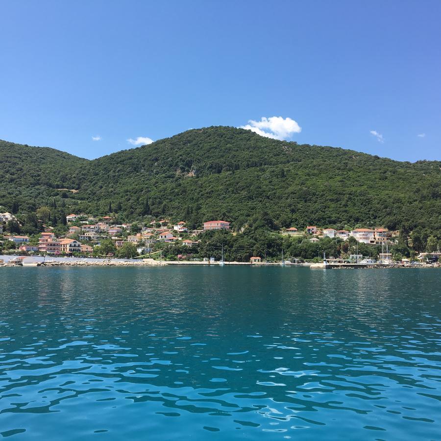 Makis Studios & Apartments Poros  Eksteriør billede